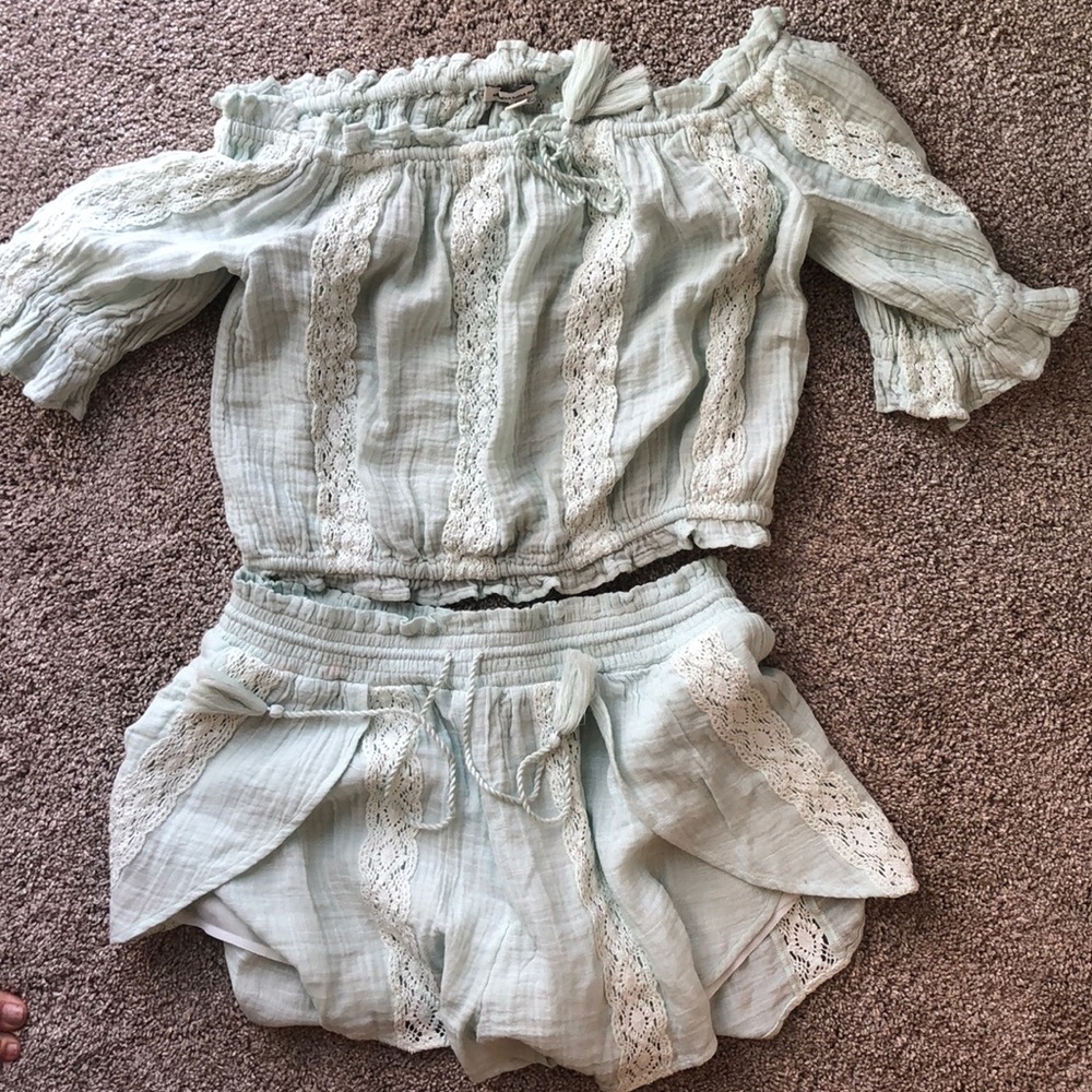 Two piece set